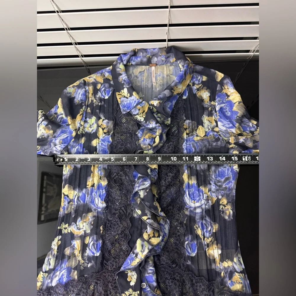 Free People Floral Ruffle Lace Blouse – Women’s XS